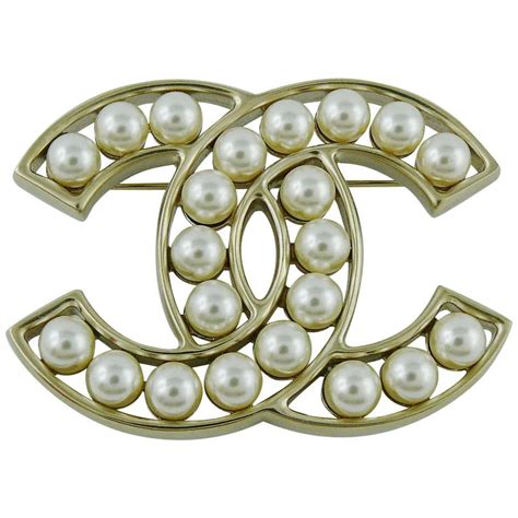 chanel brooch price.